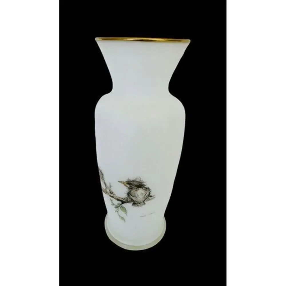 Vintage Enesco Vase Baby Birds by‎ Mary Mugg Frosted White Glass Gold Trim 6